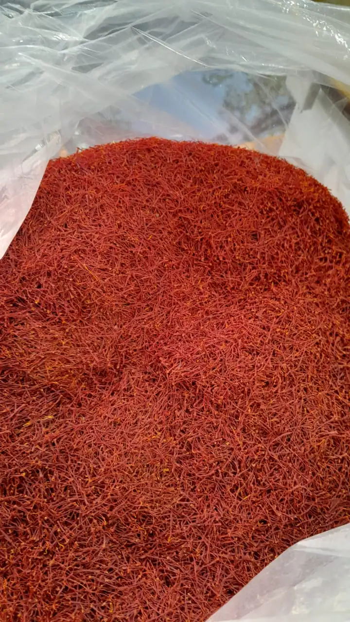 Bulk saffron threads in an open protective bag